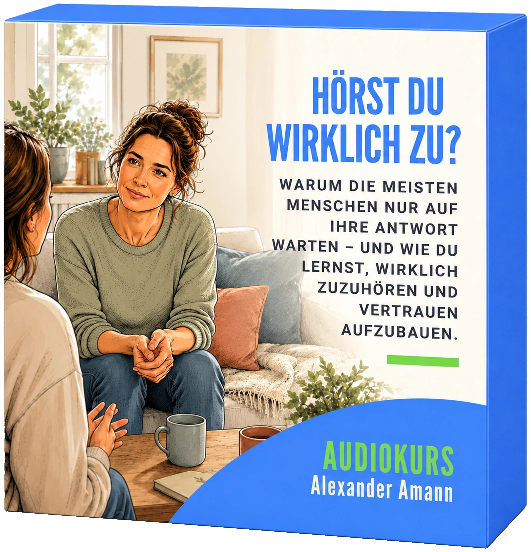 Kursbox des Audiokurses „Hörst Du wirklich zu?“: Zwei Frauen sitzen sich auf einem Sofa gegenüber und unterhalten sich aufmerksam.