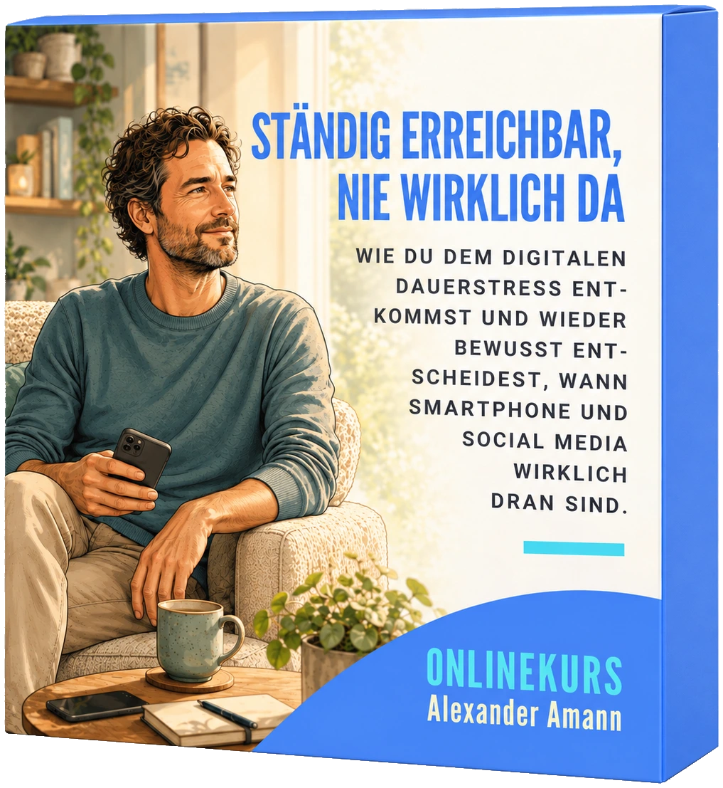 Kursbox des Onlinekurses „Ständig erreichbar, nie wirklich da“: Ein Mann sitzt mit Handy und Tasse entspannt im Sessel und schaut aus dem Fenster.